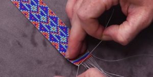 آموزش دستبند منجوقی با سوزن