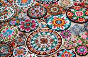 انواع سوزن‌دوزی: هنر اصیل و رنگارنگ ایرانی